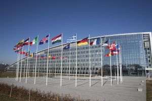 Sursa foto: NATO Flags, U.S. Air Force